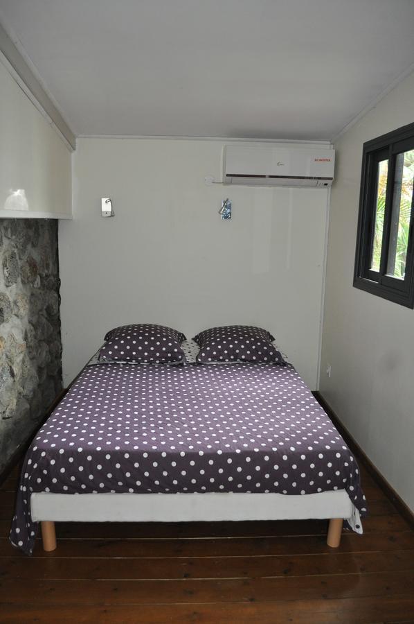 Appartamento Ti Joli Caz En Bois Saint-Gilles-les Hauts Esterno foto