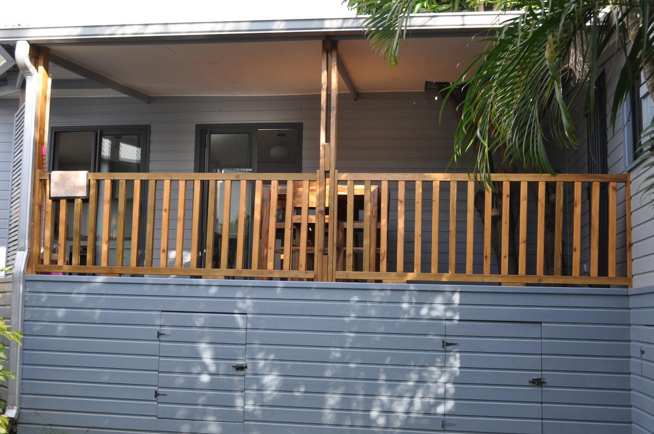 Appartamento Ti Joli Caz En Bois Saint-Gilles-les Hauts Esterno foto